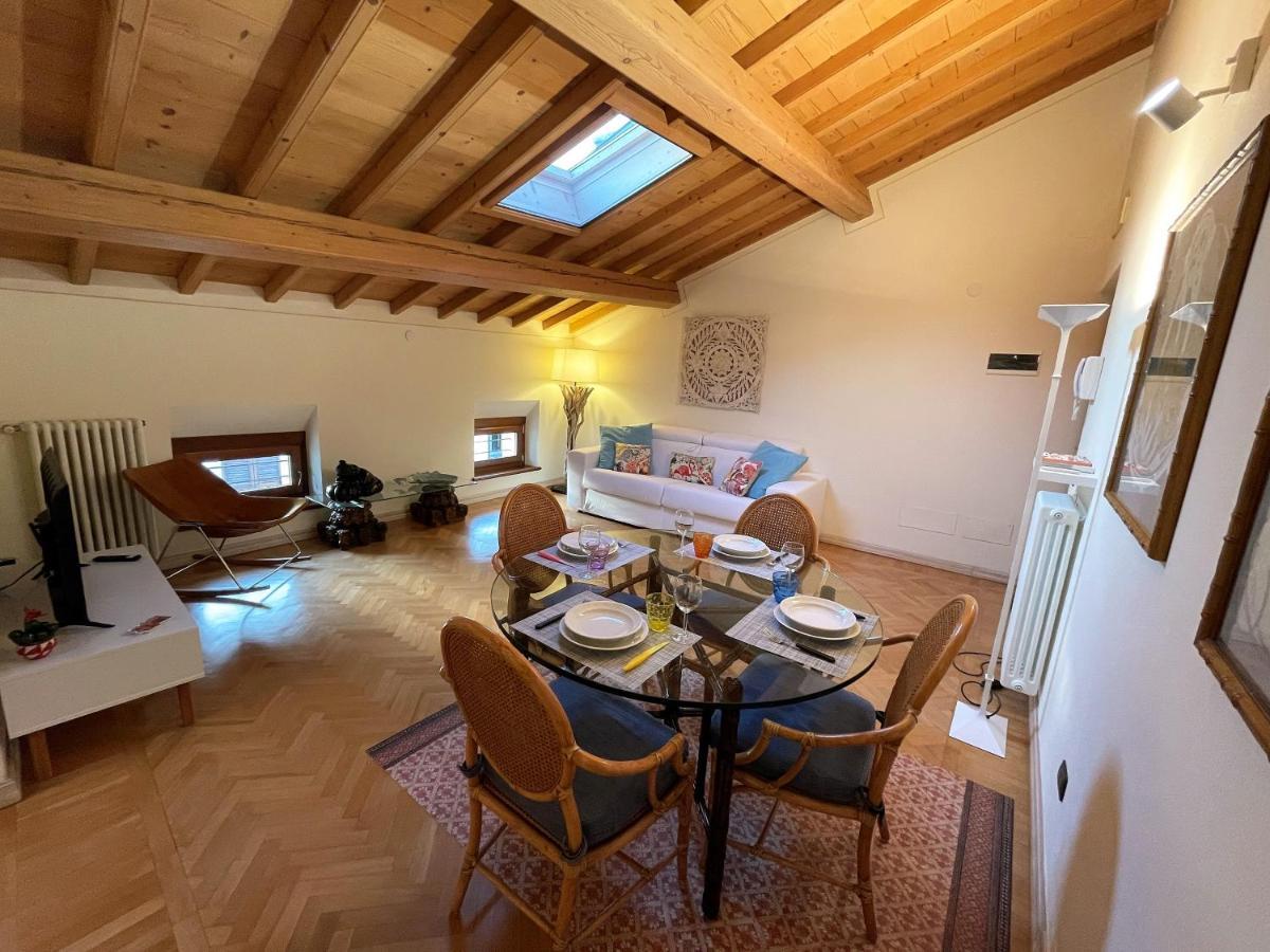 Attic 1 Centro Storico Apartment Пескиера дел Гарда Екстериор снимка