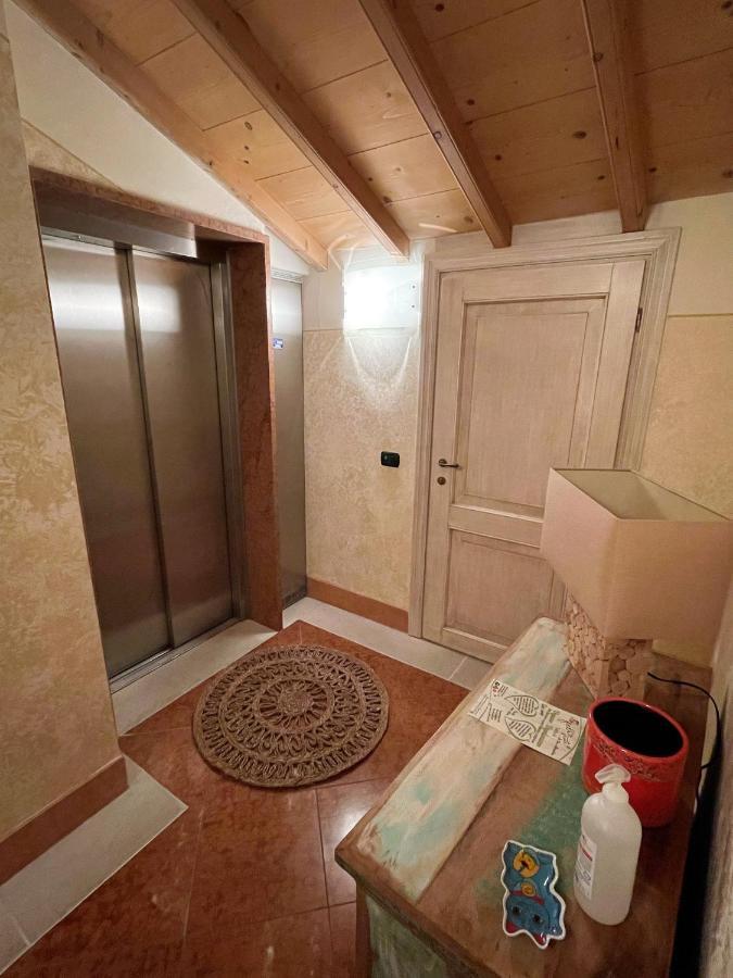 Attic 1 Centro Storico Apartment Пескиера дел Гарда Екстериор снимка