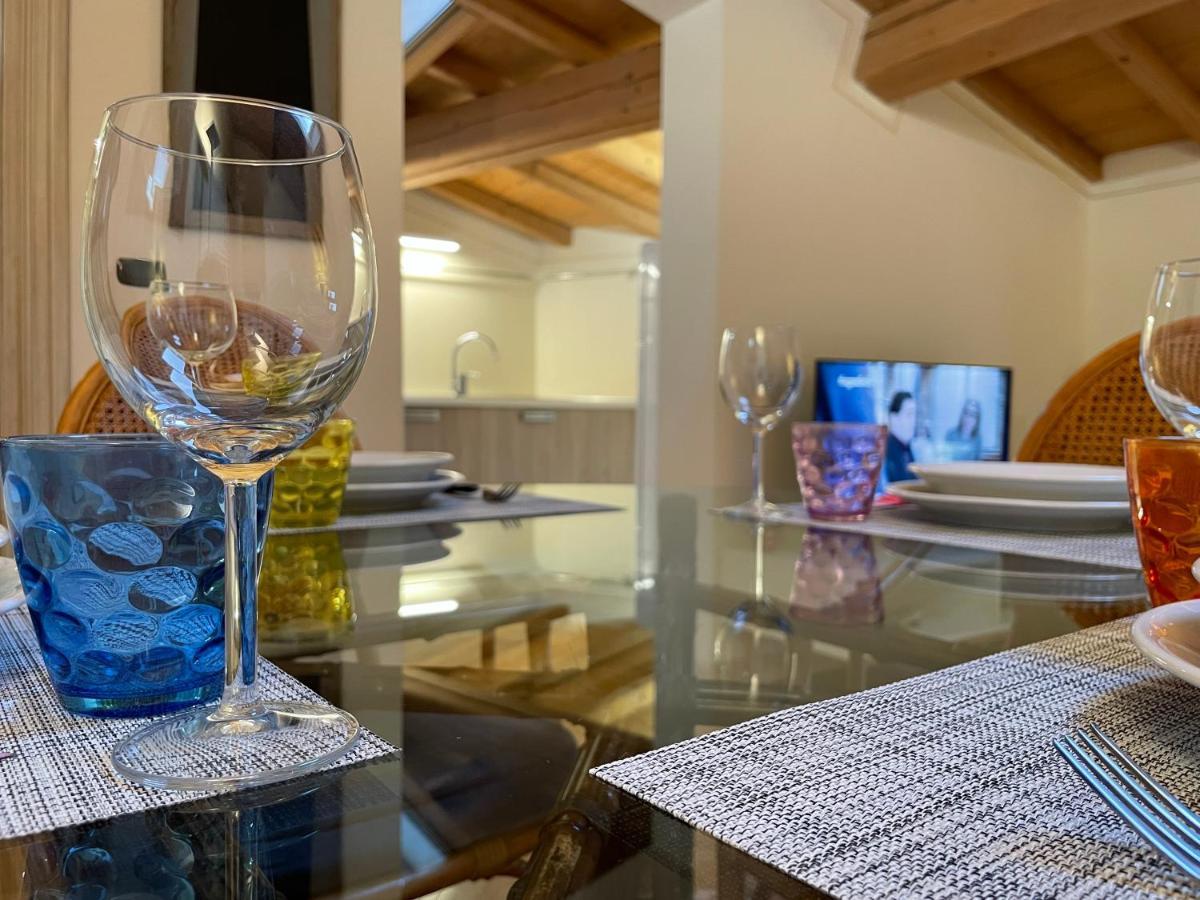Attic 1 Centro Storico Apartment Пескиера дел Гарда Екстериор снимка
