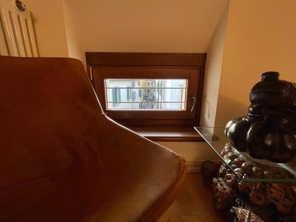 Attic 1 Centro Storico Apartment Пескиера дел Гарда Екстериор снимка